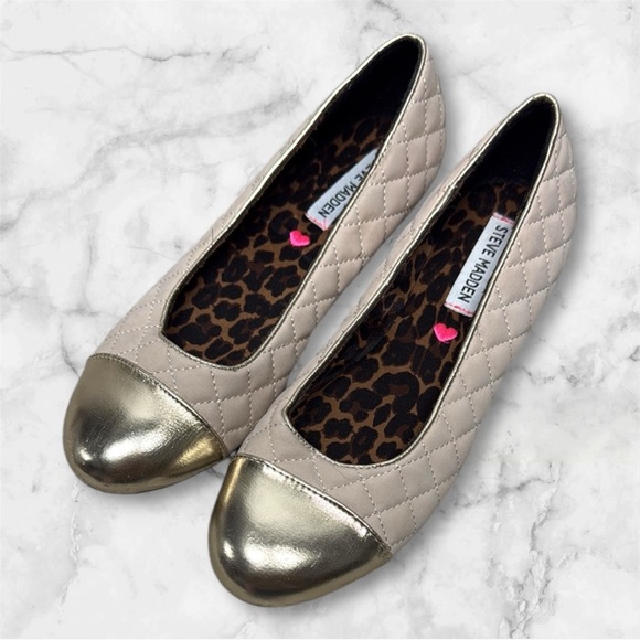 Steve Madden Women's Quilted Gold and Tan Flats sz 8 - Picture 1 of 6
